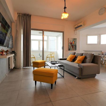 Serenity Heights Apartment: A Panoramic Haven Near Old Town - Free Minibar Bukareszt Zewnętrze zdjęcie