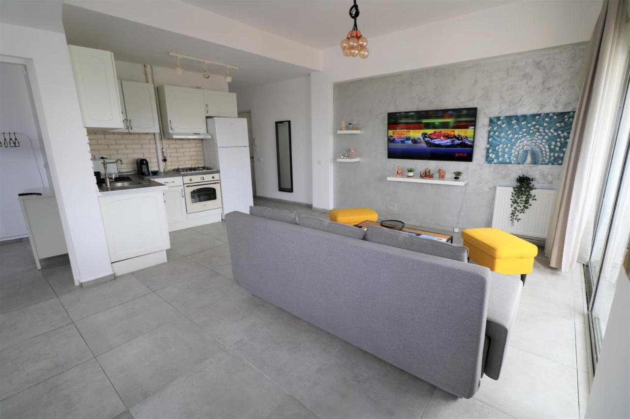 Serenity Heights Apartment: A Panoramic Haven Near Old Town - Free Minibar Bukareszt Zewnętrze zdjęcie