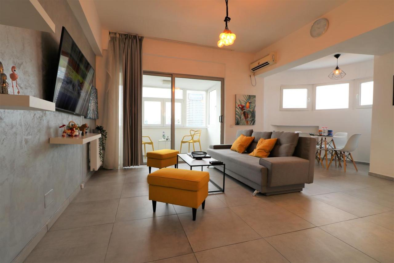 Serenity Heights Apartment: A Panoramic Haven Near Old Town - Free Minibar Bukareszt Zewnętrze zdjęcie