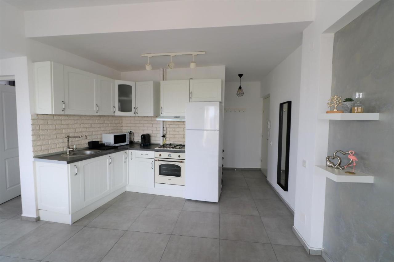 Serenity Heights Apartment: A Panoramic Haven Near Old Town - Free Minibar Bukareszt Zewnętrze zdjęcie
