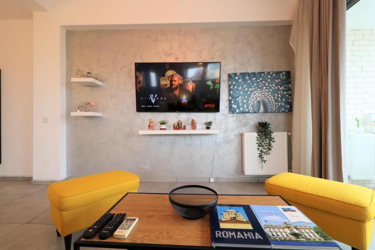 Serenity Heights Apartment: A Panoramic Haven Near Old Town - Free Minibar Bukareszt Zewnętrze zdjęcie