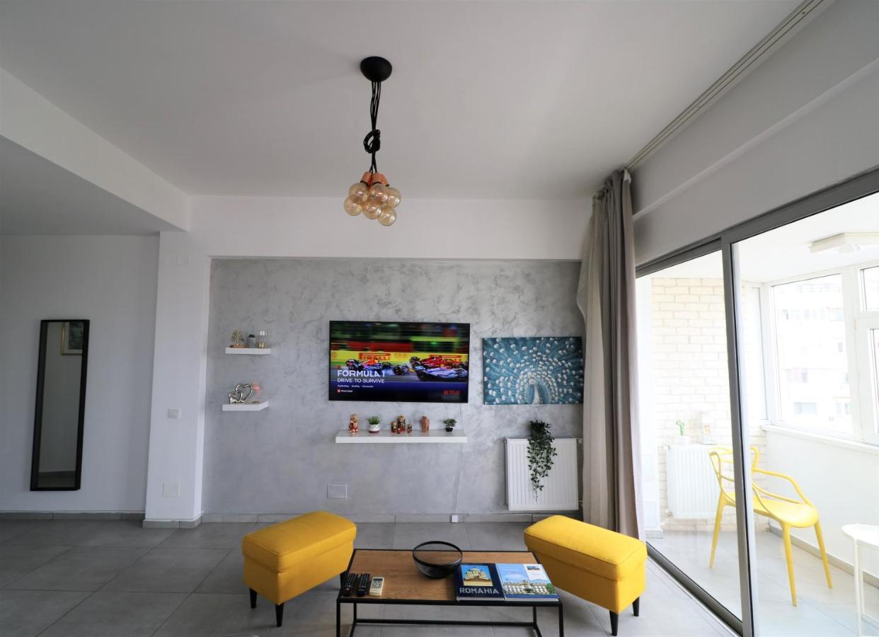 Serenity Heights Apartment: A Panoramic Haven Near Old Town - Free Minibar Bukareszt Zewnętrze zdjęcie
