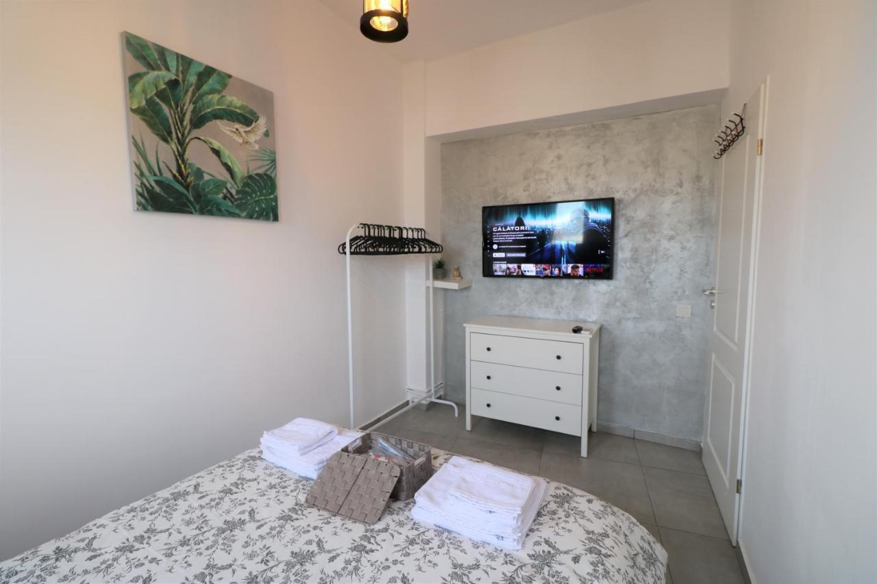 Serenity Heights Apartment: A Panoramic Haven Near Old Town - Free Minibar Bukareszt Zewnętrze zdjęcie