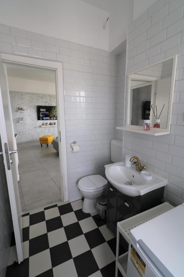 Serenity Heights Apartment: A Panoramic Haven Near Old Town - Free Minibar Bukareszt Zewnętrze zdjęcie