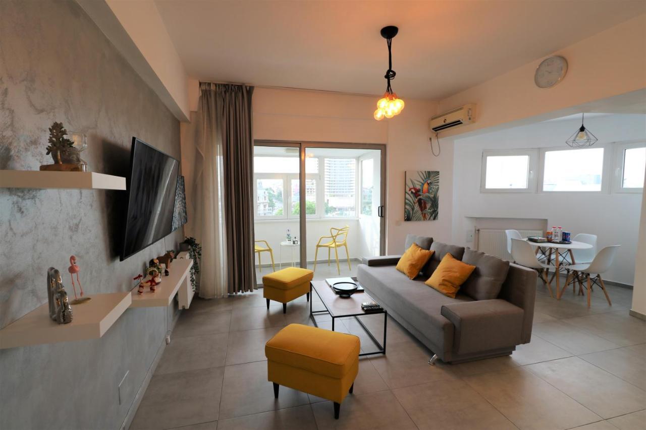 Serenity Heights Apartment: A Panoramic Haven Near Old Town - Free Minibar Bukareszt Zewnętrze zdjęcie