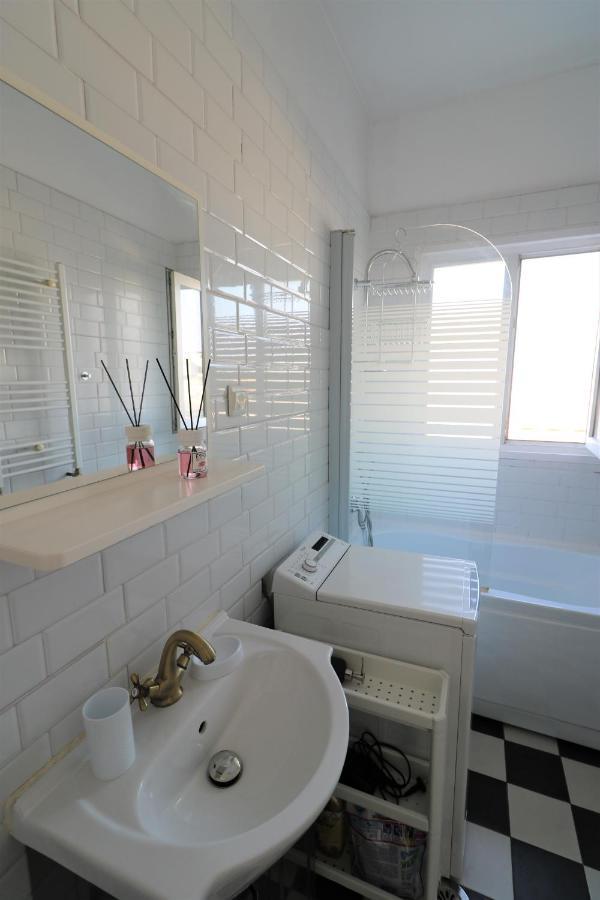 Serenity Heights Apartment: A Panoramic Haven Near Old Town - Free Minibar Bukareszt Zewnętrze zdjęcie