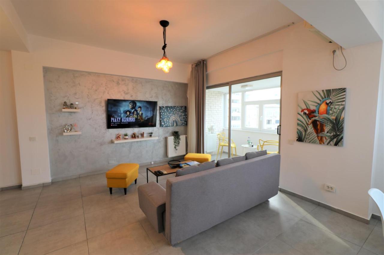 Serenity Heights Apartment: A Panoramic Haven Near Old Town - Free Minibar Bukareszt Zewnętrze zdjęcie